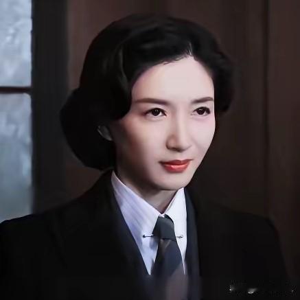 大家发现了吗？江疏影有个很明显的变化。不是她变得越来越漂亮了，而是她只要不走