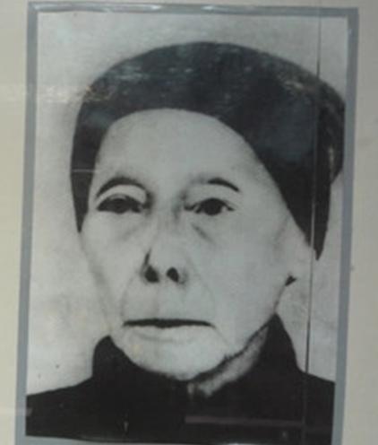 1939年，毛主席躲进了一个农妇家，没想到敌人搜查到农妇嫁时，农妇却说：“军爷，