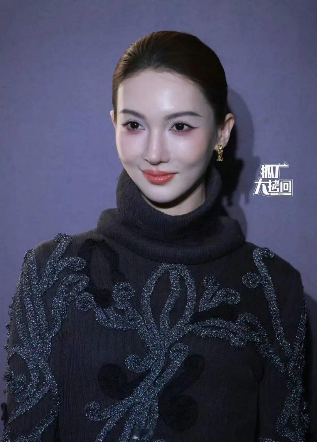 金晨T风格论坛造型怎么评？