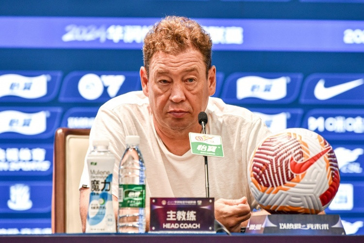 #斯卢茨基直言申花目前处境困难#在中超联赛第6轮中，上海申花将在主场迎战辽宁铁