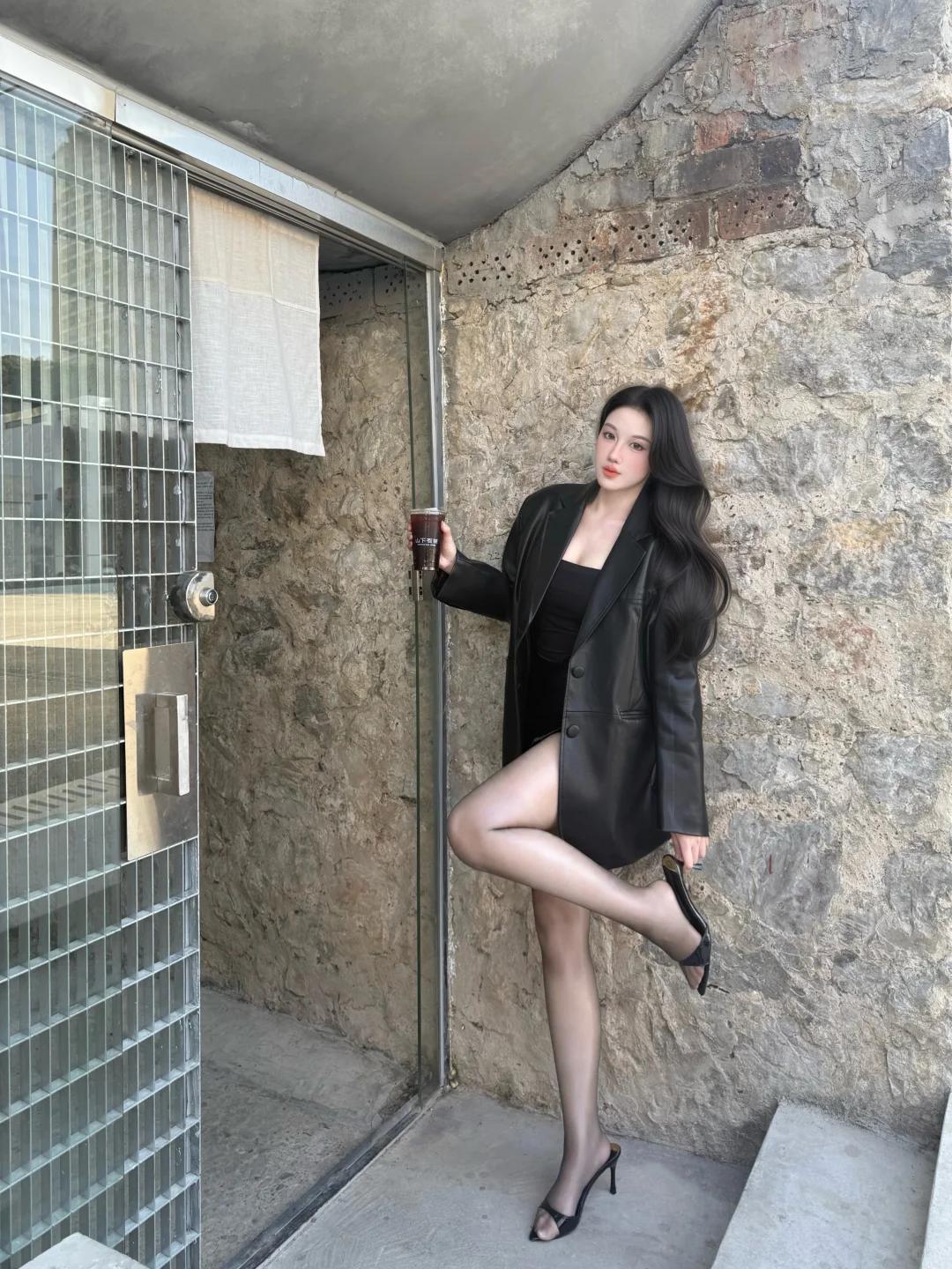 西装与什么鞋子搭配更高级时髦?什么颜色西装显高级分享一张你的随手拍黑色大衣