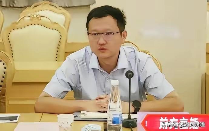 职场权力之殇：女研究员勇敢发声，揭开性骚扰黑幕，76.8%受害者为何选择沉默？