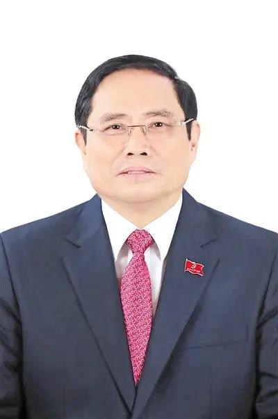 高市早苗启程访美时，提到日本面临的石油危机问题，现在最尴尬的不是日本首相高市早苗