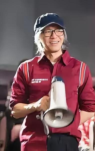 定了，周星驰总算赶上了。大家期待的《功夫女足》7月6日定档了上映时间，这个时间