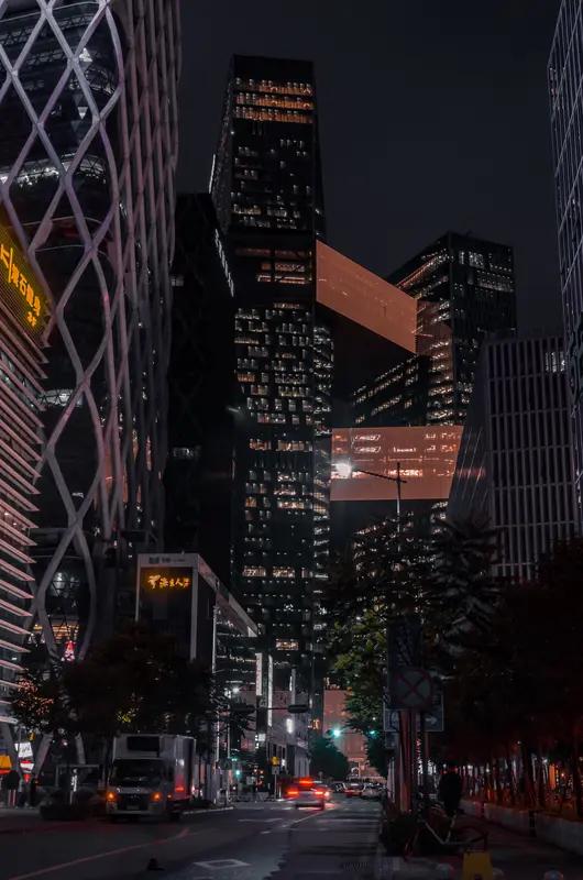 为什么说深圳已经和别的城市严重脱节了？因为它实在是太发达了！深圳的发展节