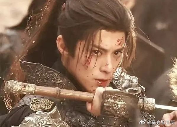 王鹤棣也有了一个称号:镜面唇釉将军，你们觉得贴切吗？