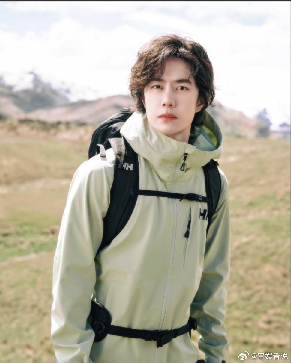 我好奇的问闺蜜，以王一博的实力，为什么宁肯和乐华续约也不出来单干呢？闺蜜若有所思