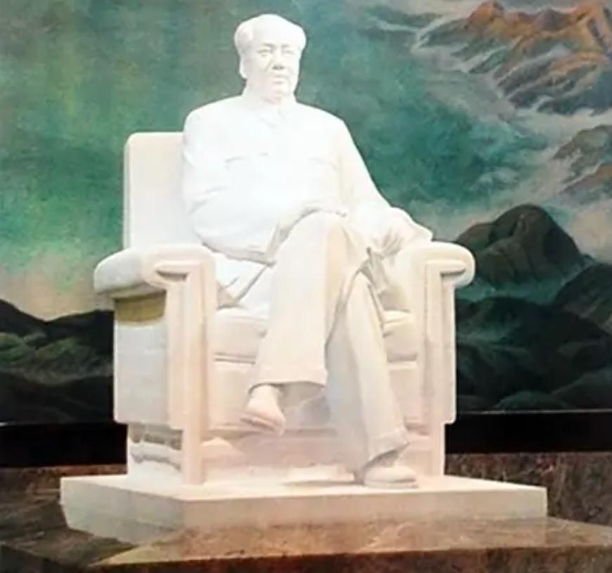 邓小平对毛主席纪念馆的评价：建是不妥当的，但也不赞成拆掉。一九八〇年八月，意