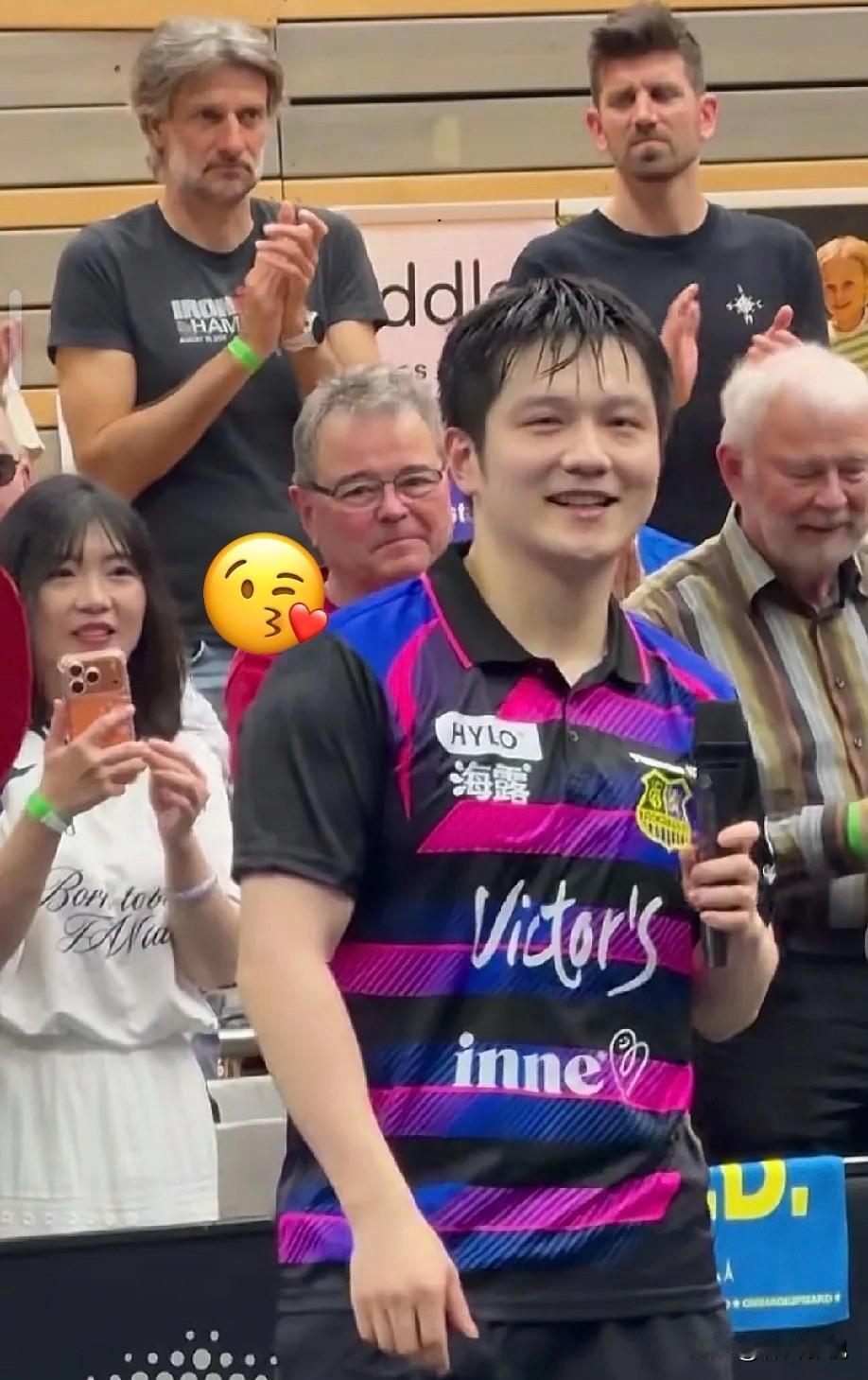 咱们国宝小胖东哥，肉眼可见的开心😁樊振东德甲告别，俱乐部一句话全网破防4