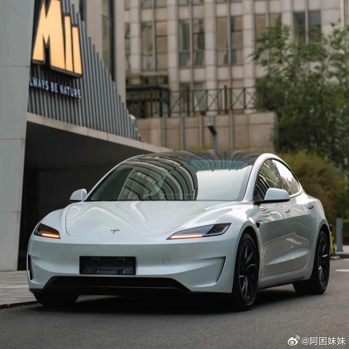 如果把时间拉回三年前，我觉得20万级纯电轿车几乎只有一个答案——Model3。