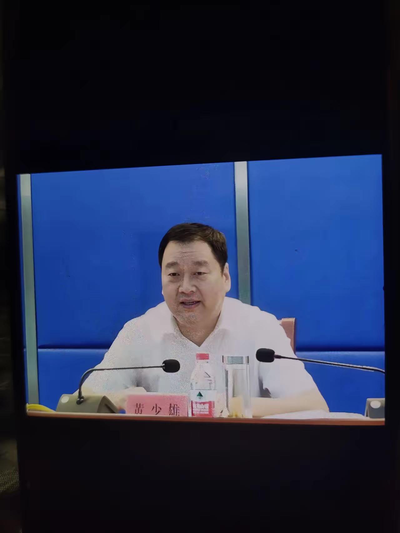 今天南昌市又发生了一件大事，中国铁路南昌铁路集团的黄少雄栽了，黄少雄一直在铁路系