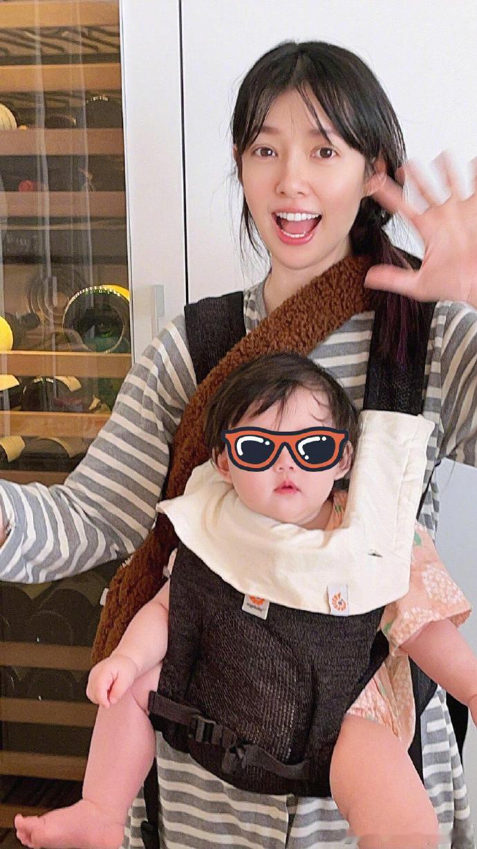 郭碧婷第一次做母亲这时候的向佐还没僵尸化