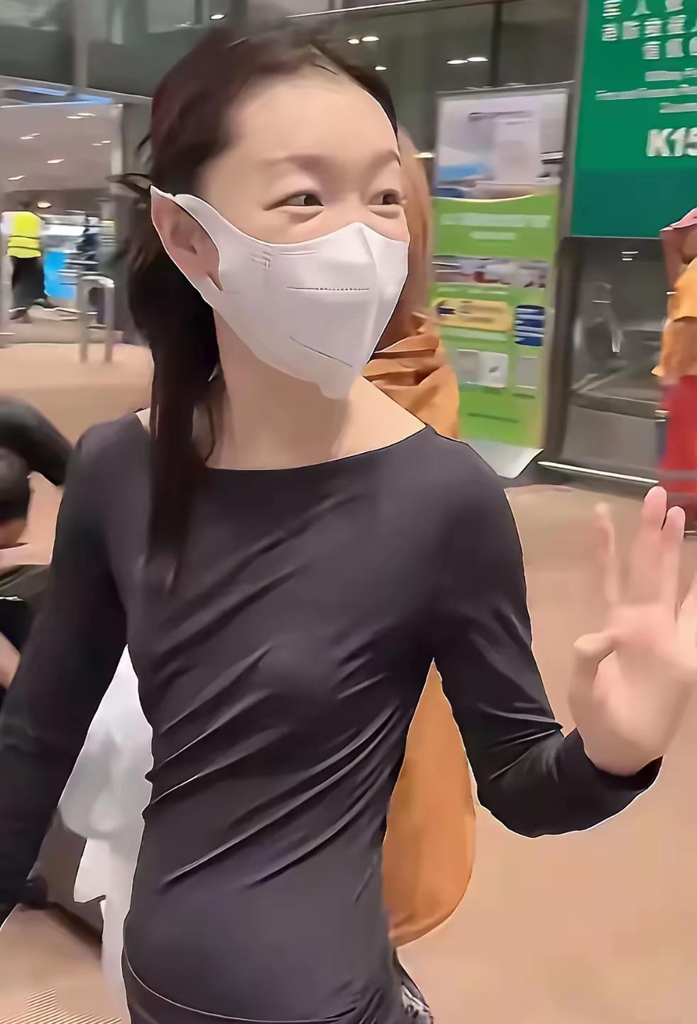 真不是我说话打击周冬雨没有那个实力就别硬想转型了周冬雨一直转型不成功，最应该