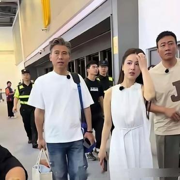 天呐，这是黄圣依，变化真大呀。