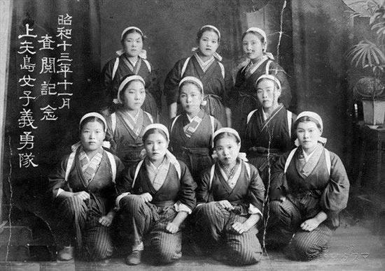 看看真实的日本慰安妇，她们眼睛里透露着凶光！这是二战时，日本在对日本女人进行战争