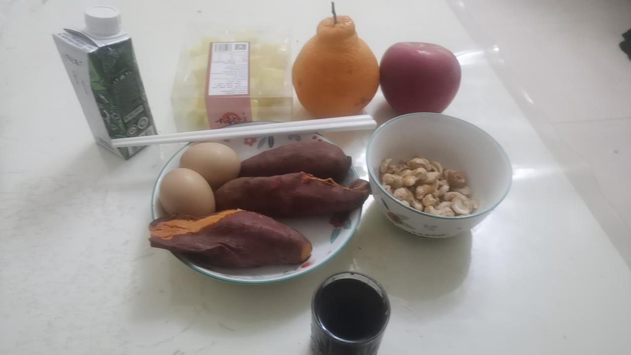 伟大的母爱，永不消退。今早，我搭乘8点多的高铁回广州。老妈4点便起身，炖排骨