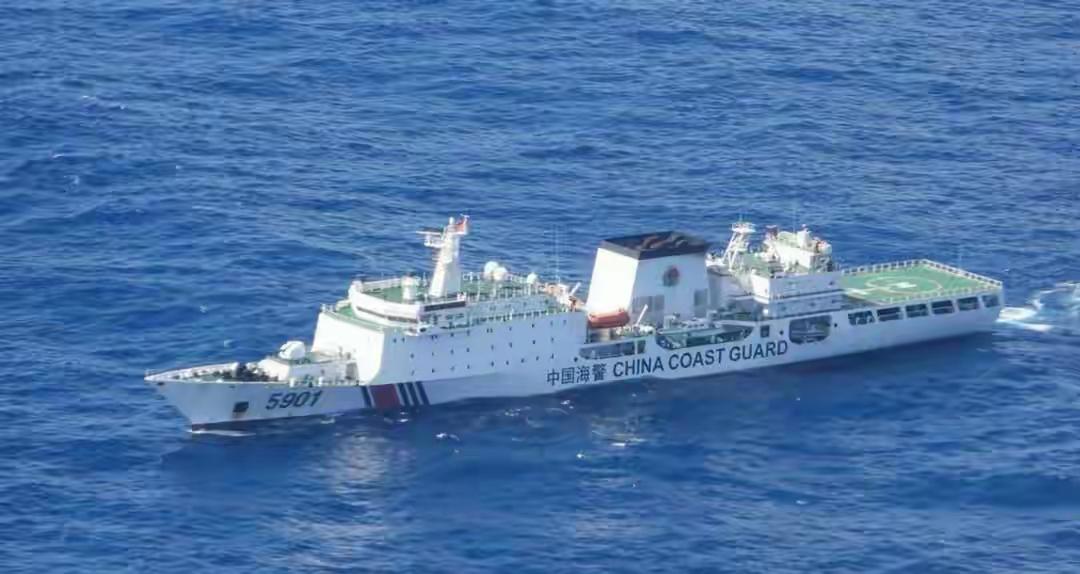 阿美：阿中，你今天必须给我句实话！阿中：哦？什么实话值得你这么急？阿美：老实