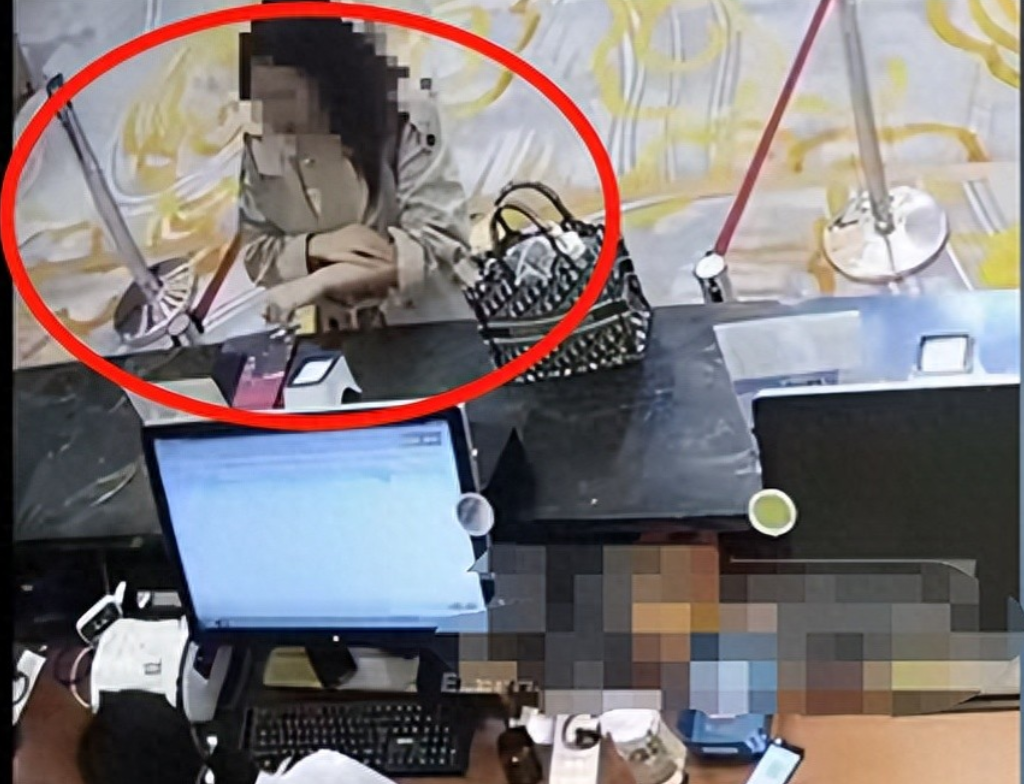 “这次白嫖栽了！”女子在上海旅游一个月，住酒店没花一分钱，每次都故意抓红自己但皮