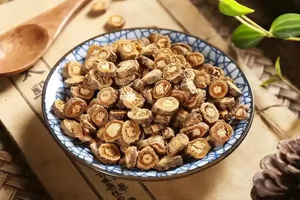 提高免疫力最好的时候，记住1中成药，补益肺气，让免疫力恢复八成 很多人免疫力