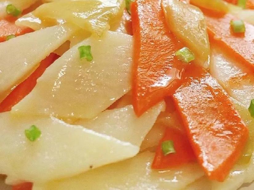 山药炒胡萝卜现在人们都开始注重养生了，餐桌上不再是大鱼大肉，那今天我就给大家