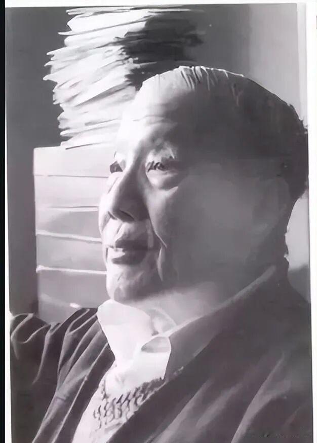 从“忘年交”到“反党集团”：舒芜与胡风的恩怨始末1955年5月13日，《人民