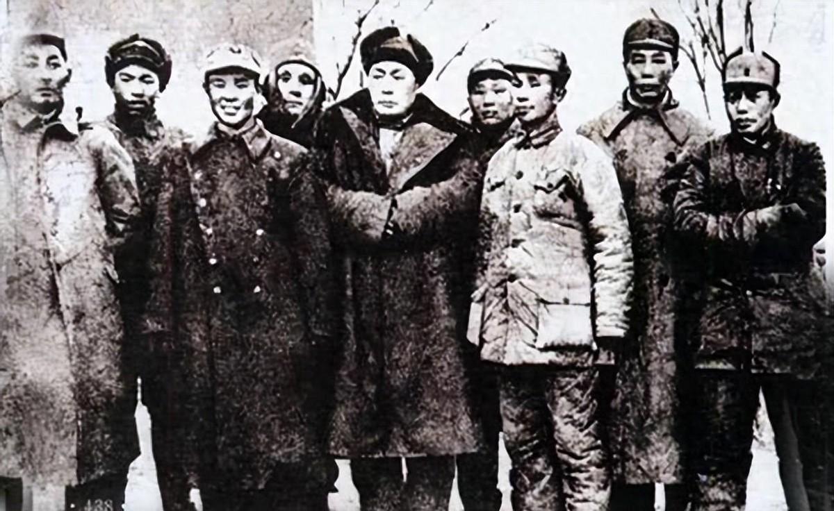 第三野战军六位领导人中，拥有最低军衔的参谋长，后来却成为发展最出色的一位吗？1