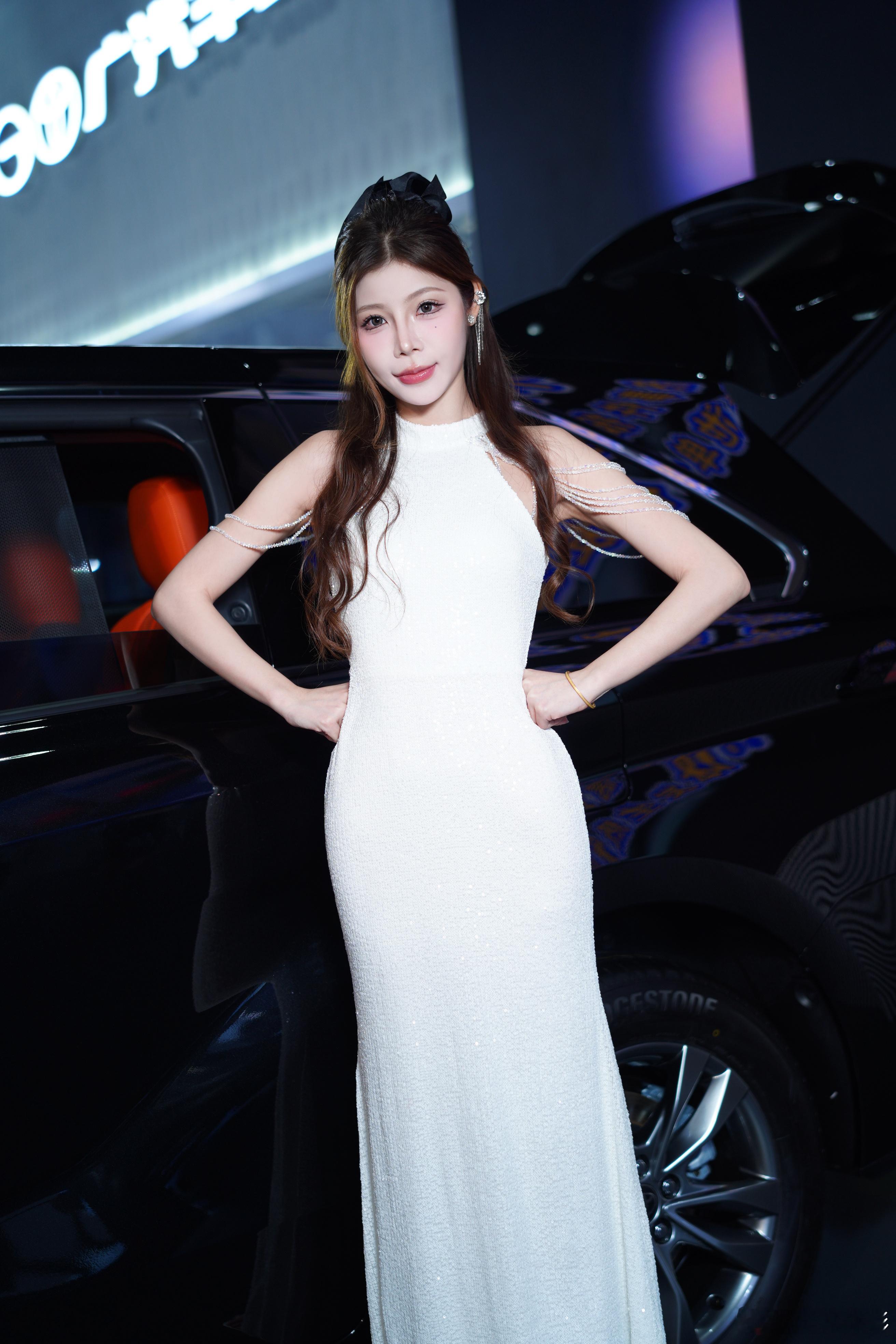 模特返片宝藏摄影博主推荐计划模特：niki活动：广州车展｜华南国际车展备注：拍