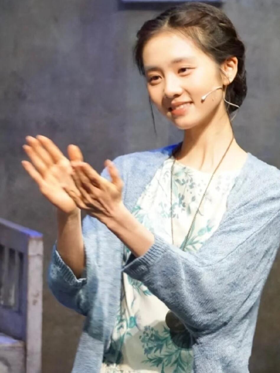 邓为和黄多多搭戏邓为将和黄多多搭戏哇哦！谁懂啊！邓为和黄多多居然要一起拍戏，两