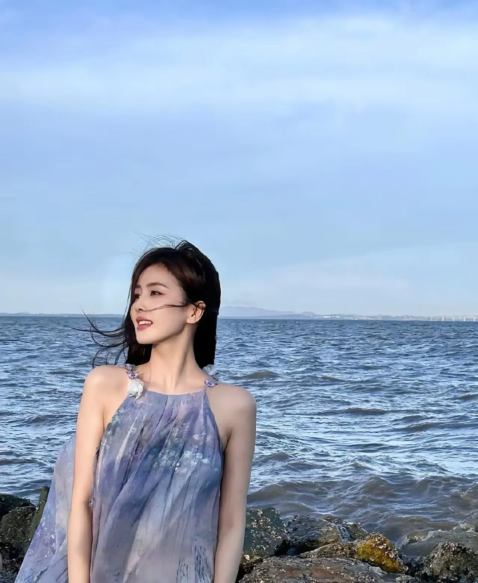 你觉得白鹿未来三年可以成为一线吗？我认为能不能冲击一线，要从三个方面去考虑。排