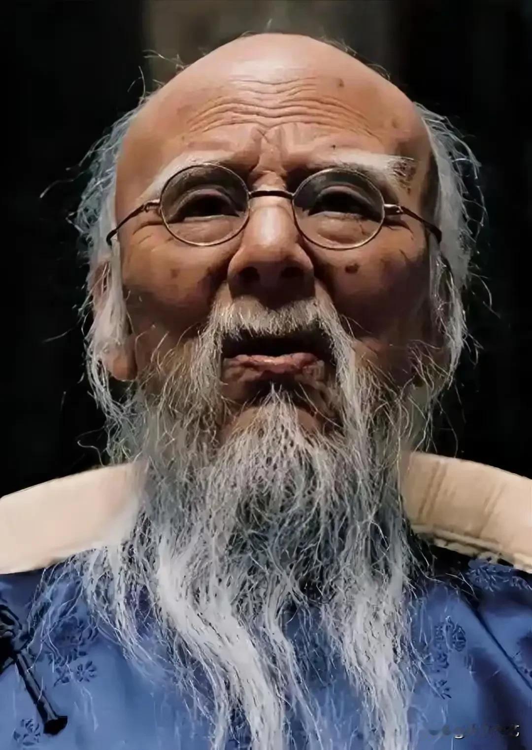 齐白石可是中国近现代绘画大师。他的代表作有不少，像《蛙声十里出山泉》就堪称经典。