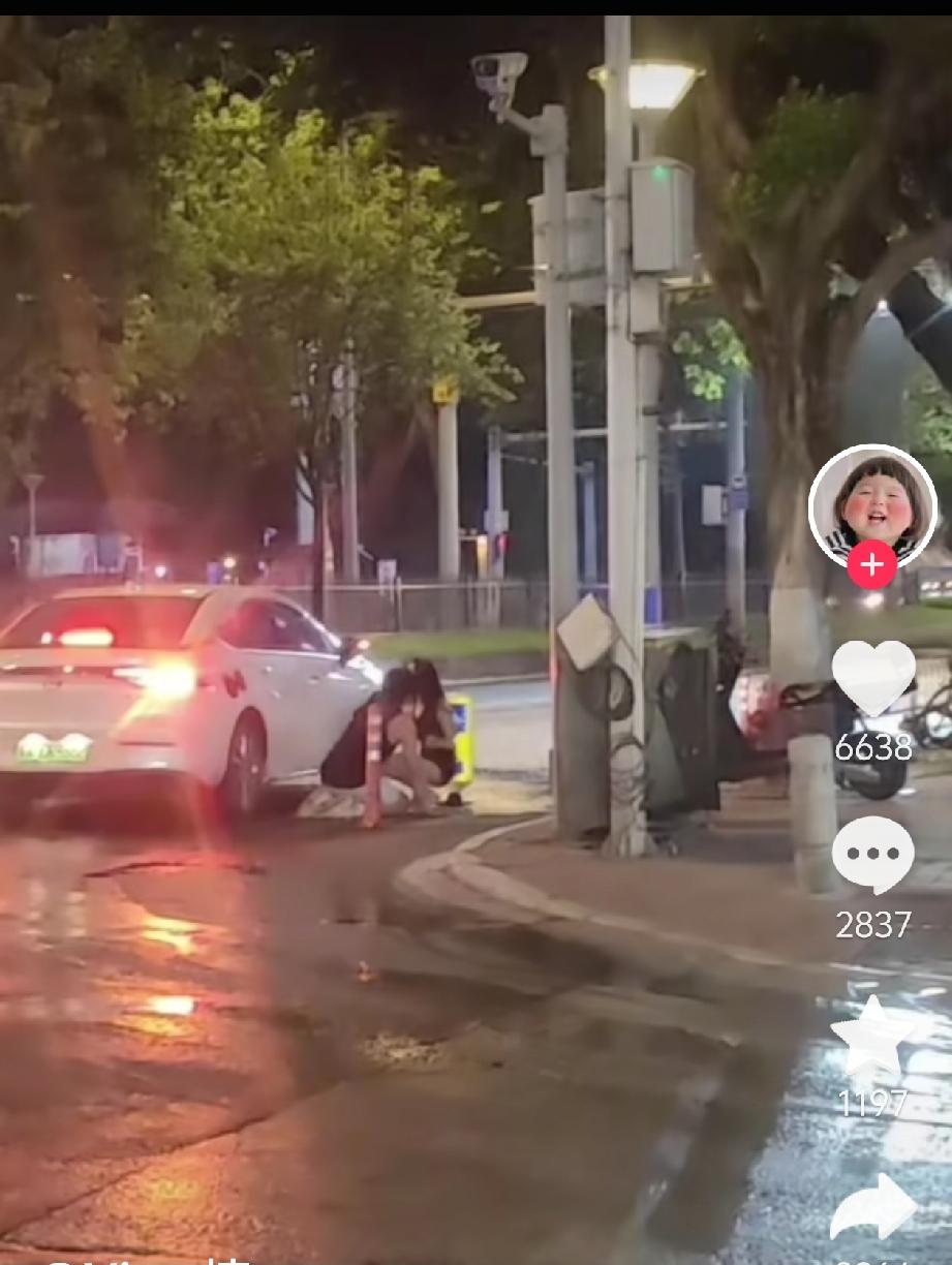 凯迪拉克也追不上高铁上的女友[捂脸哭]