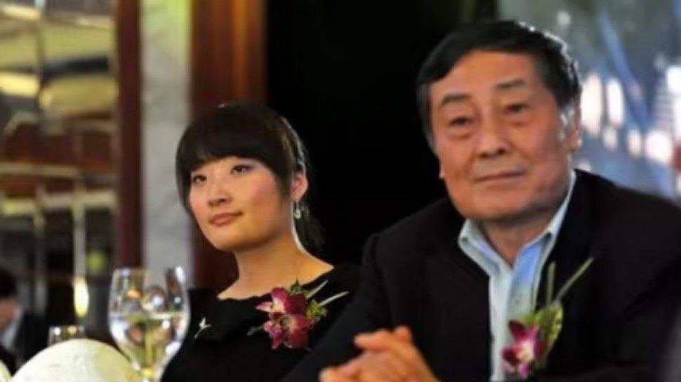 杨少华操劳一生，孩子终究和睦，没有搞什么争产之类的破事。蔡澜无儿无女，一身清净。