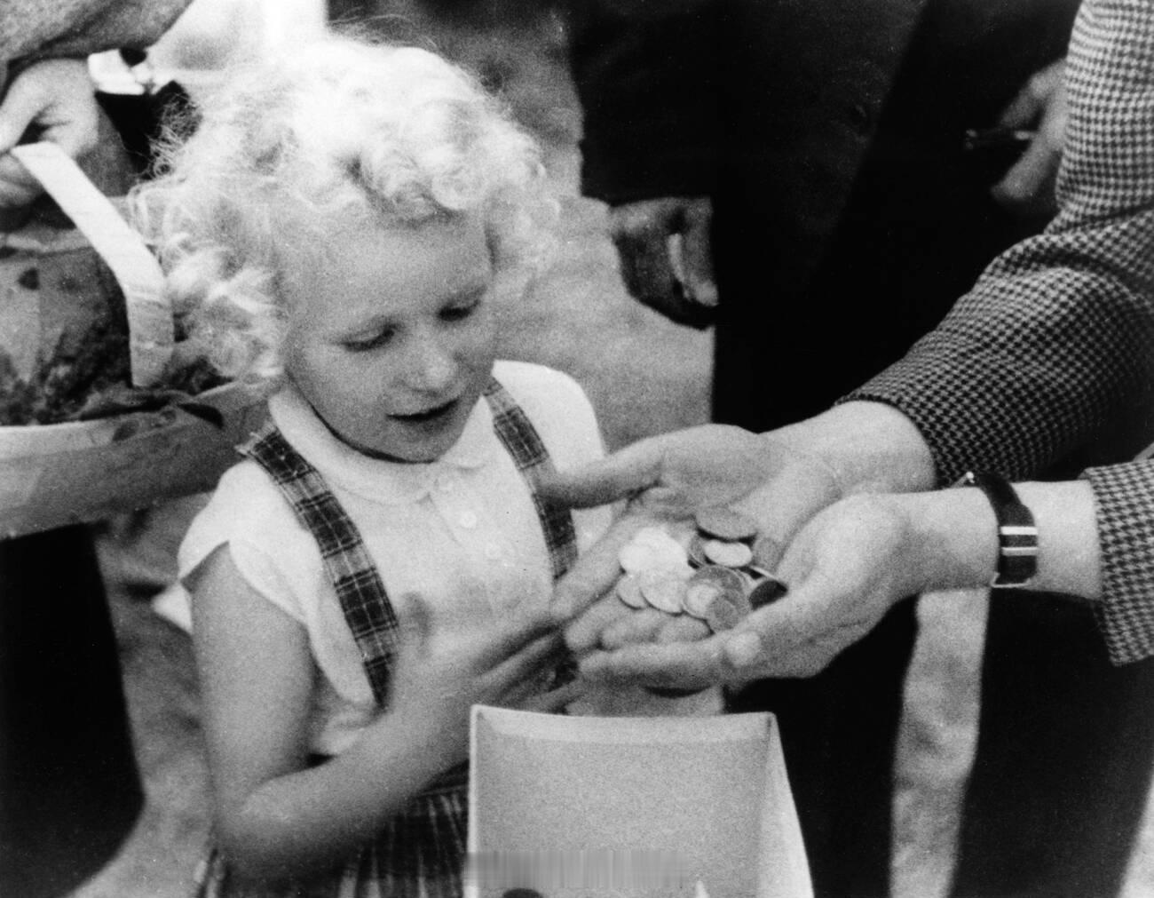 英国王室7️⃣0️⃣年前的今天1955年8月20日，安妮公主在苏格兰