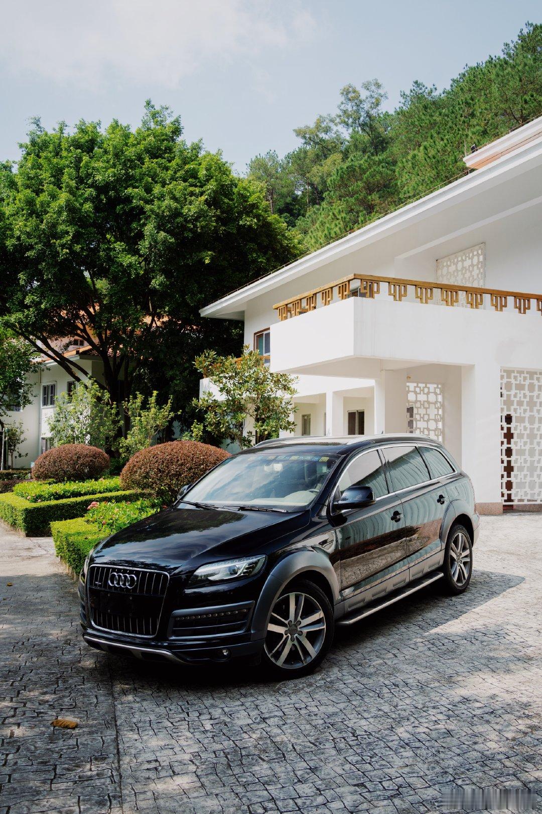 2010奥迪Q73.6一款仰慕已久的SUV，一辆青史留名的奥迪。在遥远的20