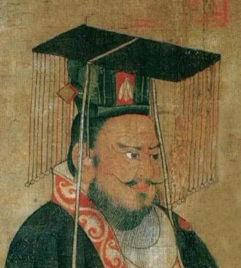 225年，曹丕东巡，臧霸前来拜见。曹丕笑里藏刀：老将军总督徐州辛苦，当入京为执金