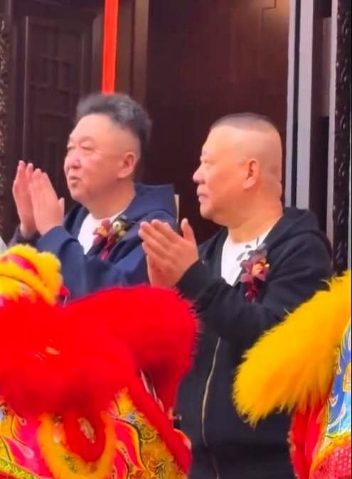 兜里一分钱股份没有，57岁的于谦凭什么要在成都环球中心给人陪笑脸？很多人劝