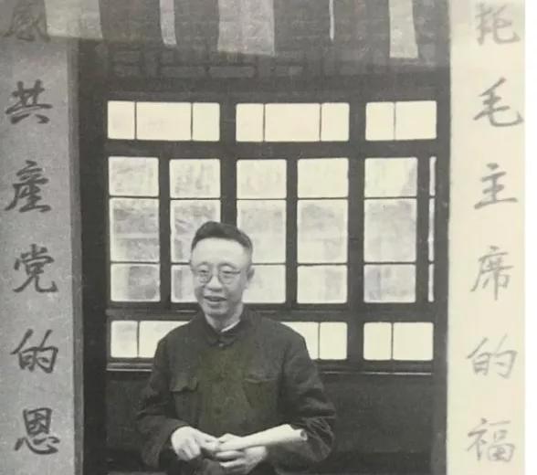 杀，末代皇帝永远活着；留，末代皇帝永远死了。现在来看，教员真的看透百年后