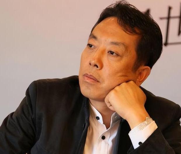 罗永浩怕了！罗永浩最近直播时透着股小心翼翼以前张嘴就吐槽的冲劲没了那天对