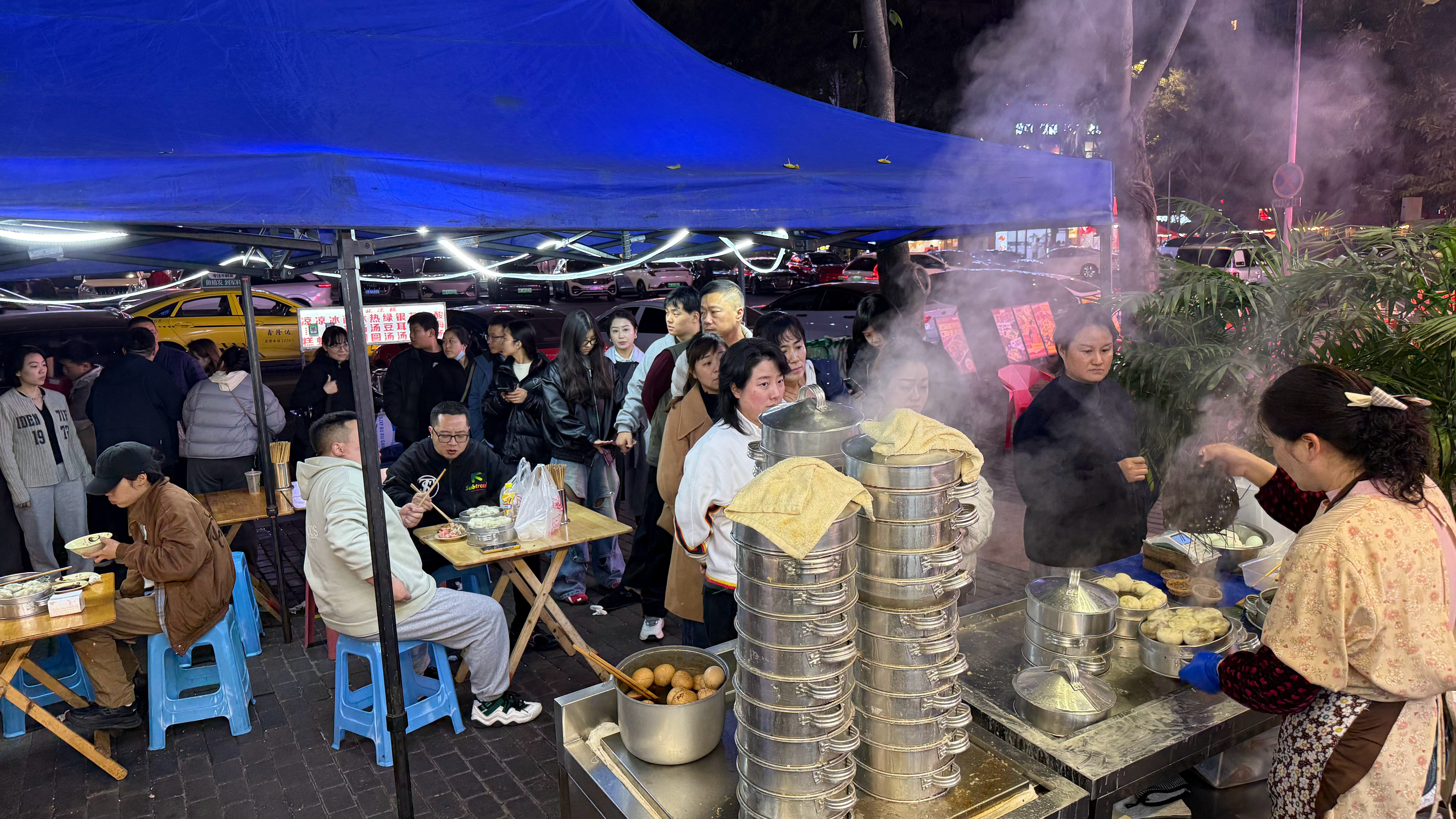 这家包子铺生意好火爆