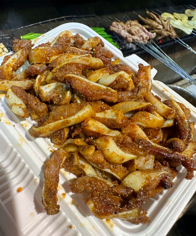 想知道这道美食的故乡在哪？名字是什么，太馋人了！
