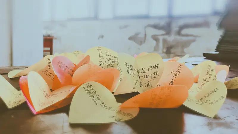 再也不想教语文了，学校检查业务，总结会上受批评的都是语文老师。受批最集中的点，