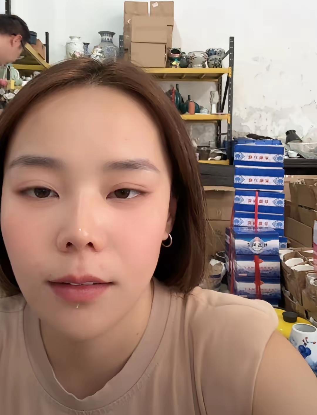 做人不要太双标了，熊磊一边发声希望大家不要消费去世的郭希宽。可公公的头七还