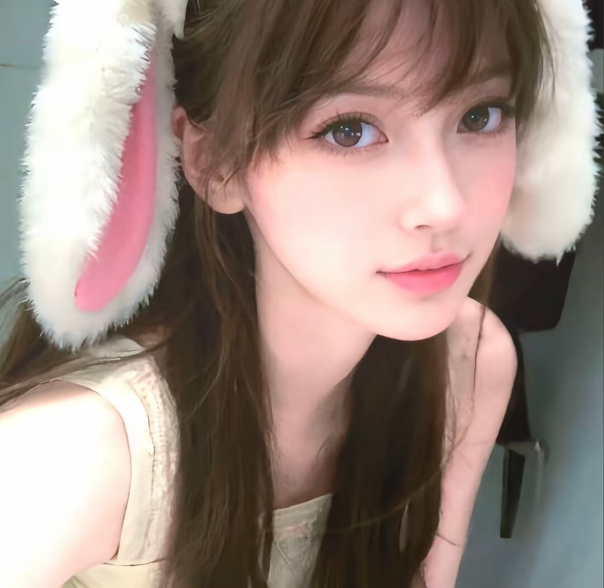 兔耳baby头像立刻就换上了….💕🥛