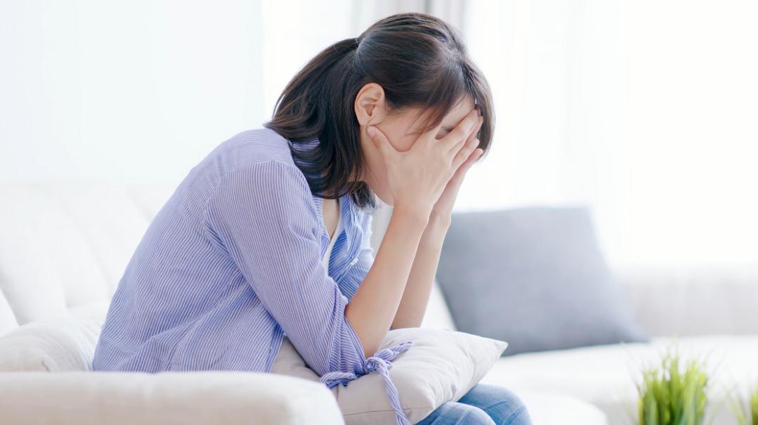 女性快绝经时，会给你打4次“招呼”，你若在49岁才出现，恭喜难道更年