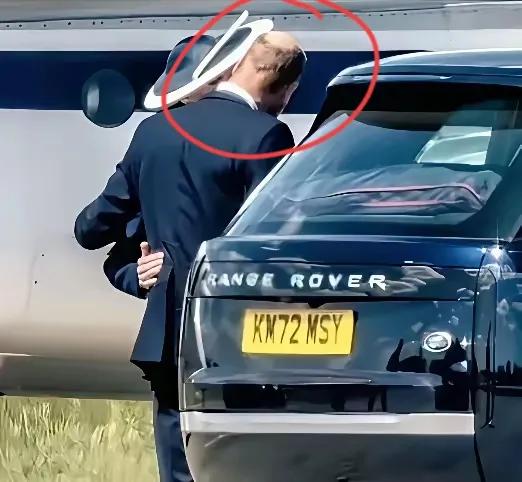 威廉好郁闷！原本是想着秀恩爱，没成想“秃顶”成了焦点威廉和凯特最新活动中，两人