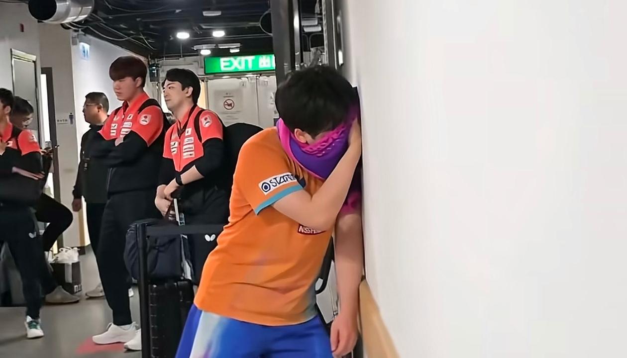 王楚钦真是“杀人诛心”一场大逆转，看到松岛辉空真是快绝望了，毛巾