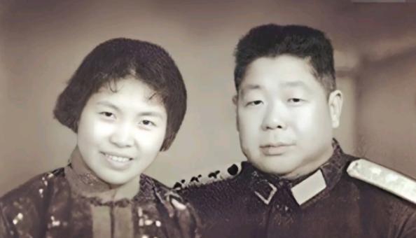 1949年，陈赓带着“妹妹”来到陈锡联的指挥部，刚一进门，陈赓就说道：“胖子！你