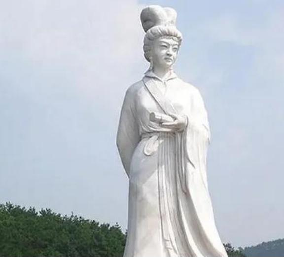 东汉末年，26岁的诸葛亮还未娶妻，一天，他的老师黄承彦对他说：“听说你想娶妻，我