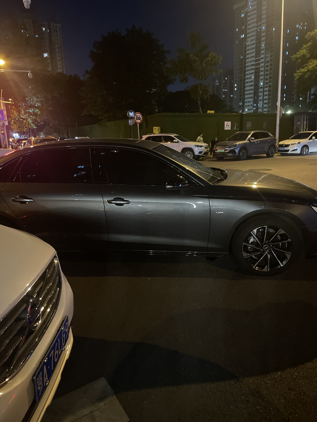 感觉被奥迪骗了5000公里之前我很满意，是真省油，而且上车就关启停。5000公