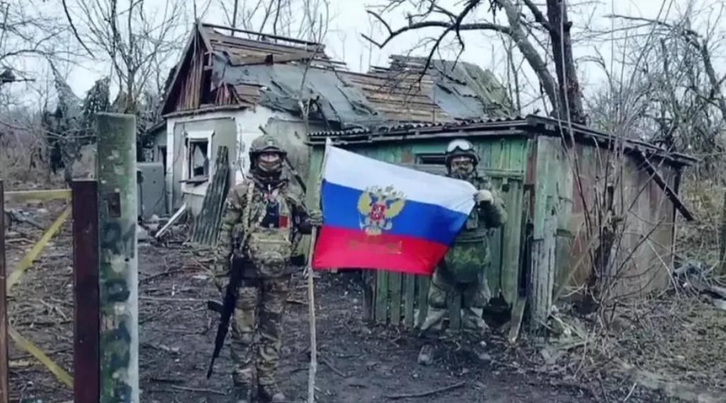 乌克兰军事专家康斯坦丁·马绍韦茨抱怨说，在前线地区，当地乌克兰居民不仅拒绝撤离到